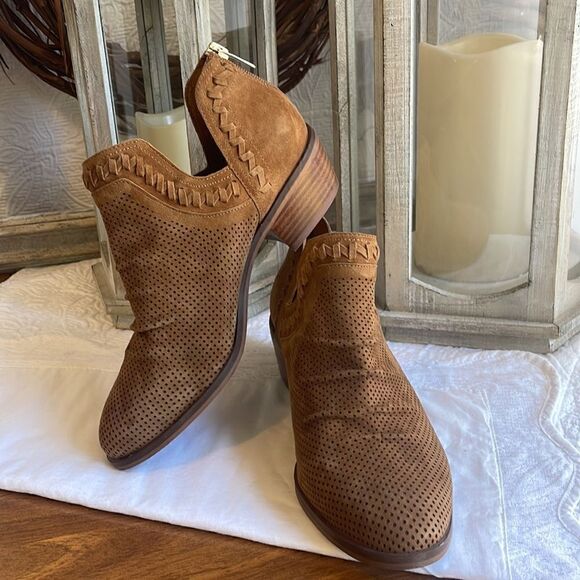 Vince Camuto Shoes Vince Cameo Palmina Perforated Suede Ankle Booties-7W-NWOB - Picture 3 of 15